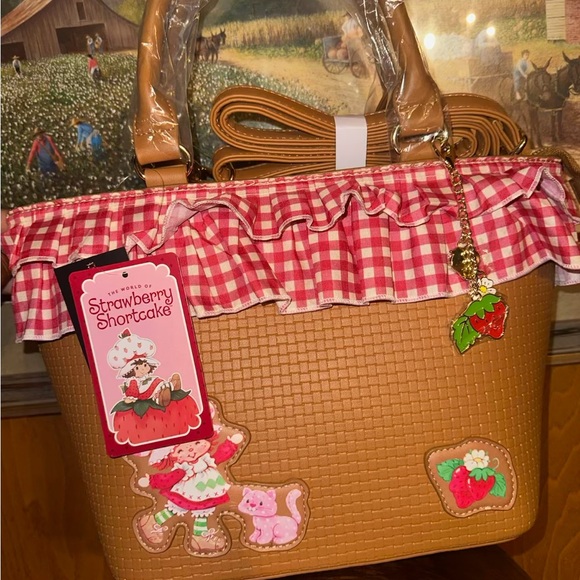 strawberry shortcake Handbags - Strawberry shortcake basket style tote bag